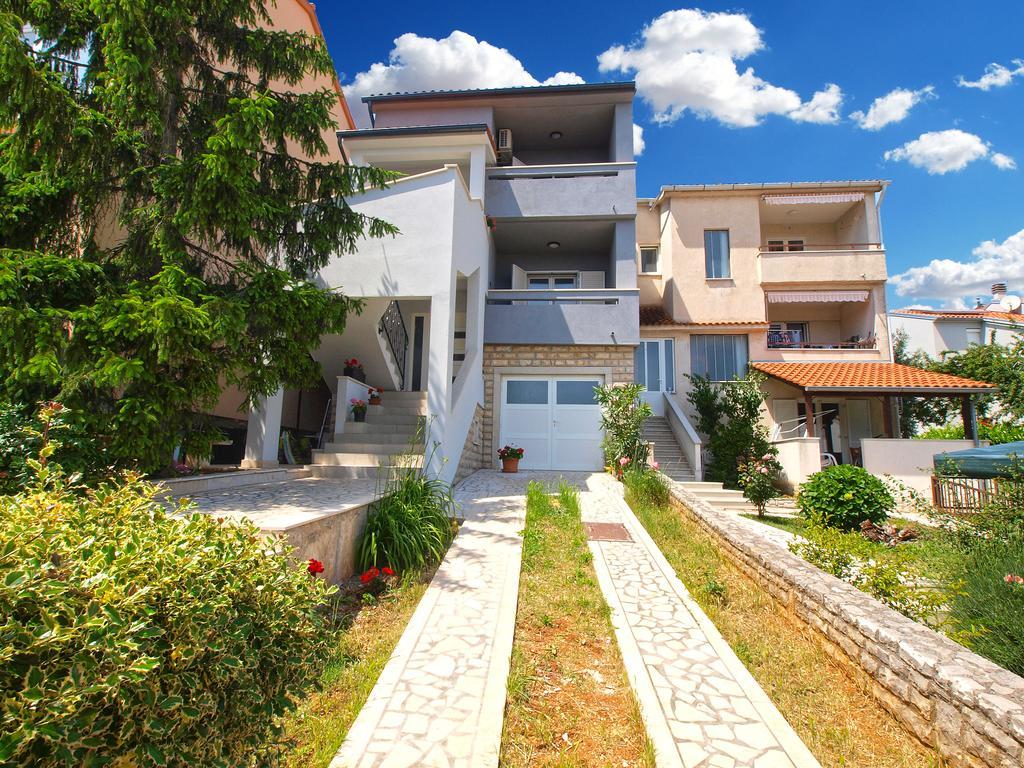 Apartments Nadija 1366 Pula Bagian luar foto
